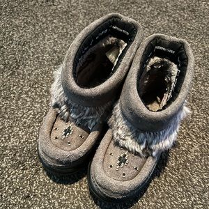 Manitoba Muk Luks toddler boots